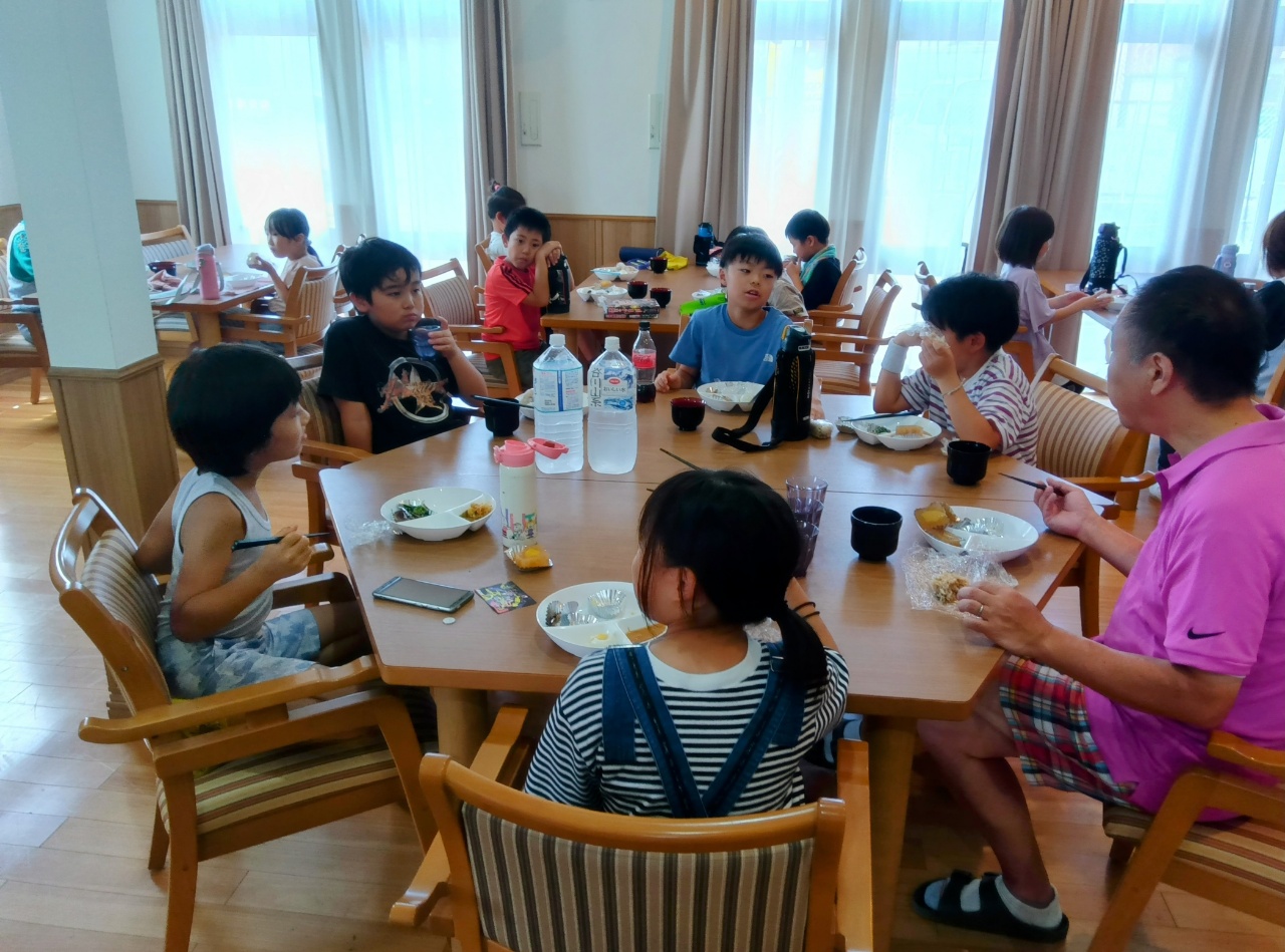 2024年8月 みんなで楽しい夏休みの昼食1